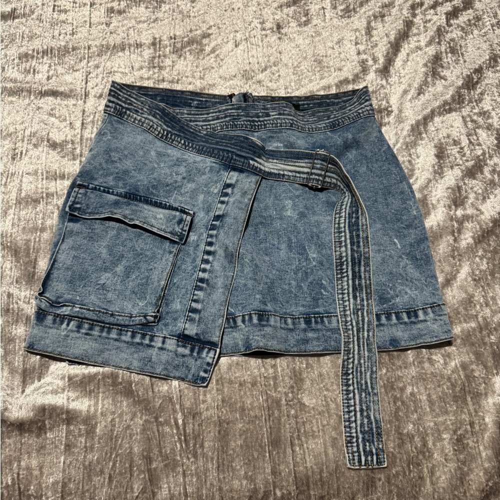 Stylish Blue Denim Skirt with Belt